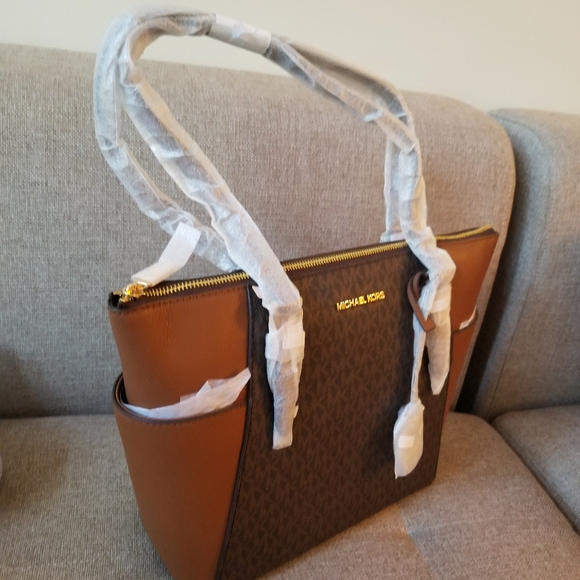 Michael Kors Tote Bag - Picture 6 of 6